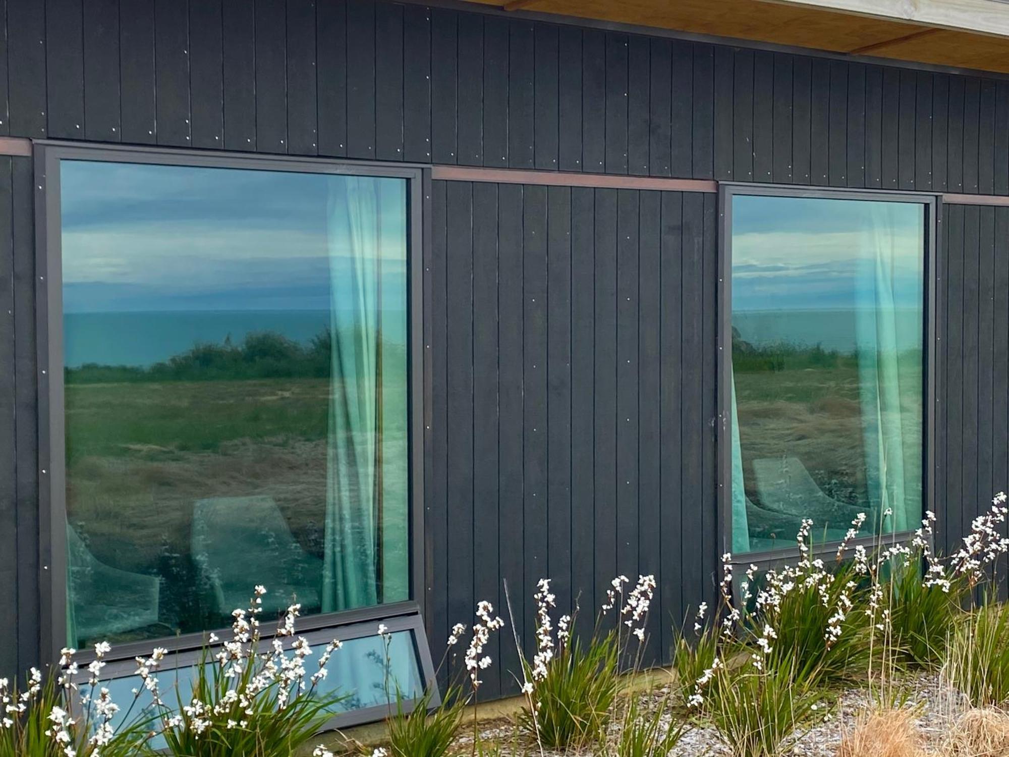 “The Cliffs” Humpridge View Motels Tuatapere Eksteriør bilde