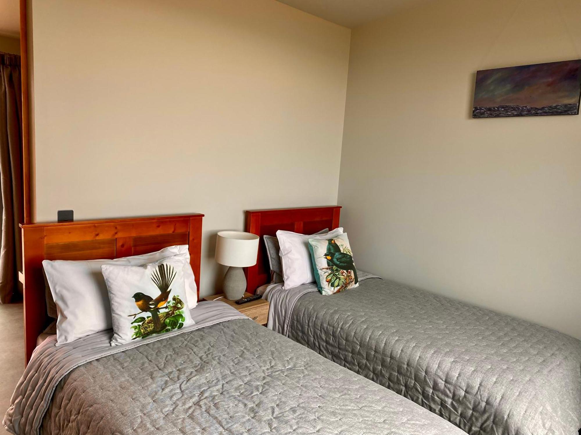 “The Cliffs” Humpridge View Motels Tuatapere Eksteriør bilde